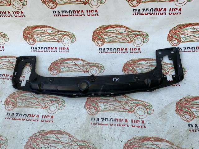 Рамка радіатора верхня 51647245786 BMW