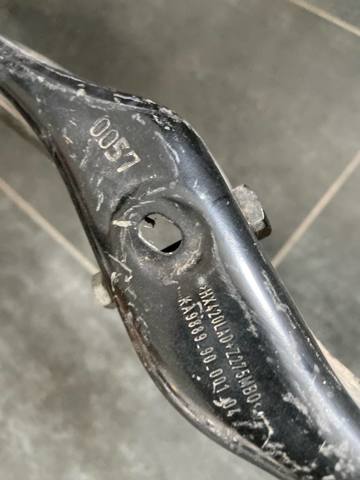 Буфер бампера переднього 51647266325 BMW