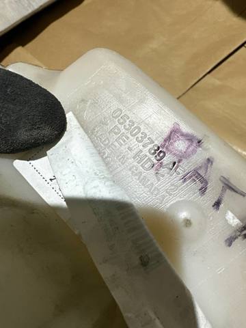 Бачок омивача лобового скла Додж Caliber SXT