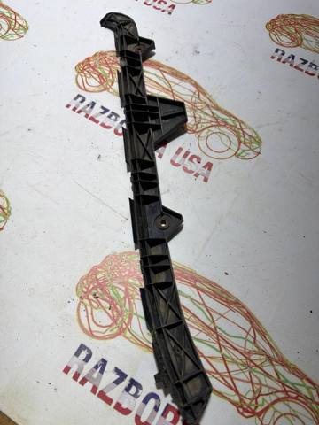 Напрямна заднього бампера, права 5257505030 TOYOTA