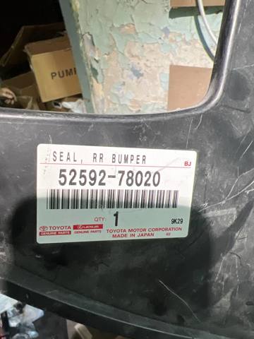 Підкрилок заднього крила, лівий задній 5259278020 TOYOTA