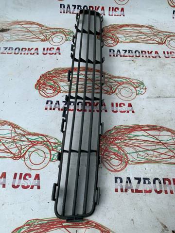 Решітка переднього бампера 5311205060 TOYOTA