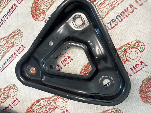 Кронштейн передньої балки 544C56RA0B NISSAN