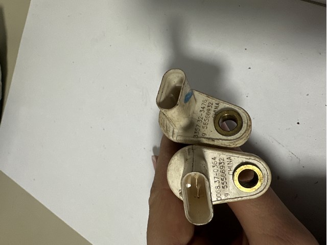 Датчик положення распредвалу 55566932 GM