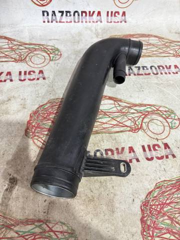 Патрубок повітряний, вхід в турбіну (наддув) 5C0129654 VAG