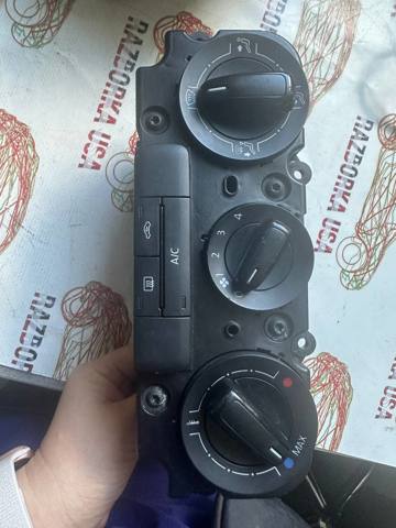 Блок управління кондиціонером 5C0820047CK VAG