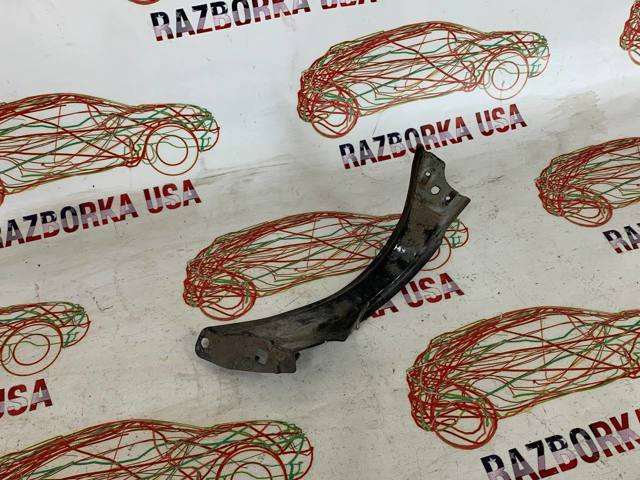 Кронштейн кріплення крила переднього правого, передній 5C5821136 VAG