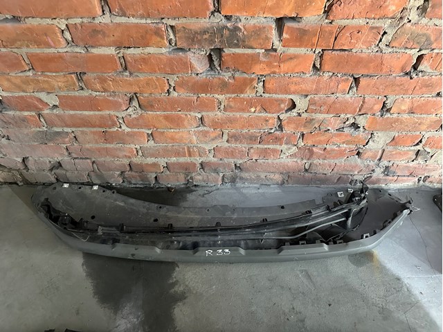 Решітка переднього бампера, центральна 622546RR0A NISSAN