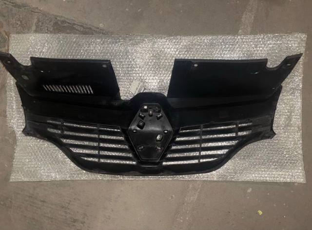 Решітка 623105727R RENAULT