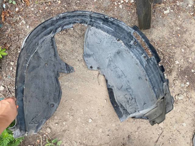 Підкрилок передній правий 638406RA0A NISSAN