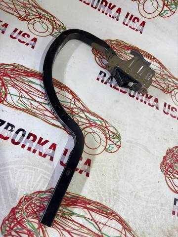 Шарнір кришки багажника 6451006220 TOYOTA