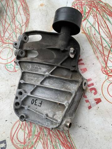 Кронштейн компресора кондиціонера 64557585167 BMW