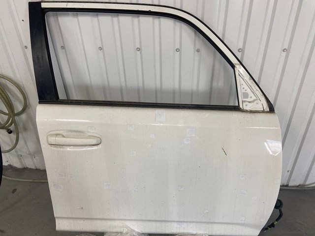 Дверка передня права 6700135731 TOYOTA