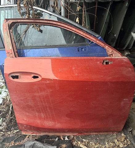 Пасажирські передні двері 6700179055 TOYOTA