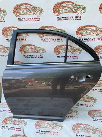 Двері пасажирськи задні ліві 6700405110 TOYOTA
