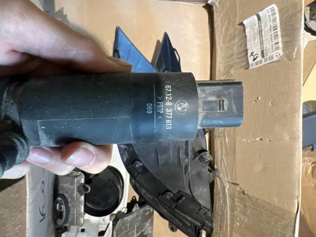 Насос-двигун омивача фар 67128377613 BMW