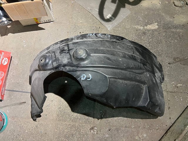 Підкрилки передні праві 68087242AA CHRYSLER