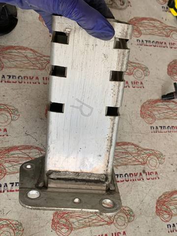 Кронштейн підсилювача переднього бампера 68096084AC CHRYSLER