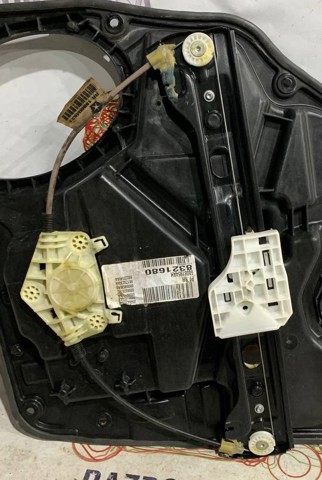 Склопідйомник задніх правих дверей 68170374AA CHRYSLER