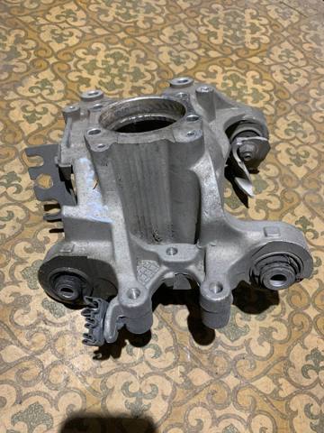 Цапфа поворотна права 68200070AB CHRYSLER