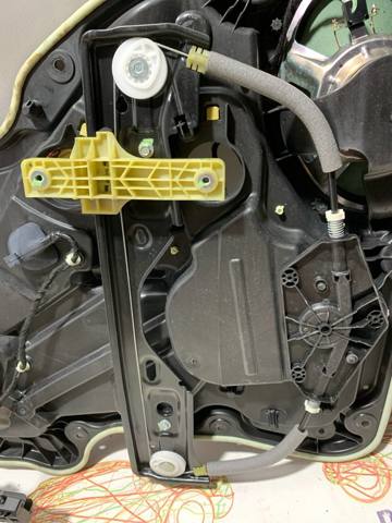 Механізм склопідйомника двері задньої, лівої 68292133AA CHRYSLER
