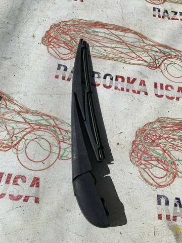 Важіль-поводок двірника заднього скла 68358389AA CHRYSLER