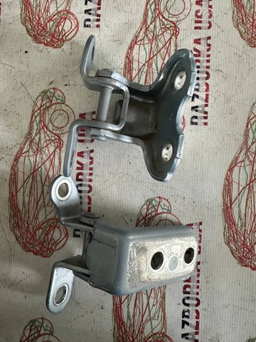 Петля задніх правих дверей 6875020122 TOYOTA