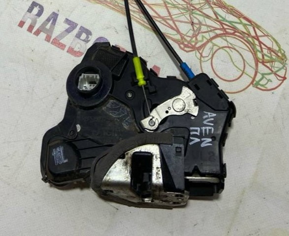 Замок дверей водія 6904002152 TOYOTA