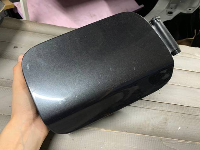 Заливна горловина бензобака 7204365 BMW