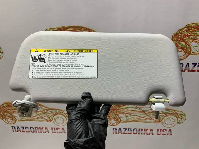 Козирок протисонячний 7432047480B0 TOYOTA
