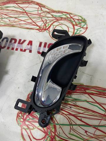 Внутрішня дверна ручка 806704EA0A NISSAN