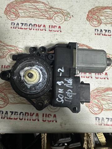 Мотор склопідйомника водійських дверей 824503S011 HYUNDAI