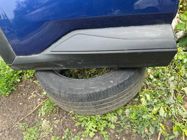 Накладка задніх правих дверей, нижня 828706RA0A NISSAN
