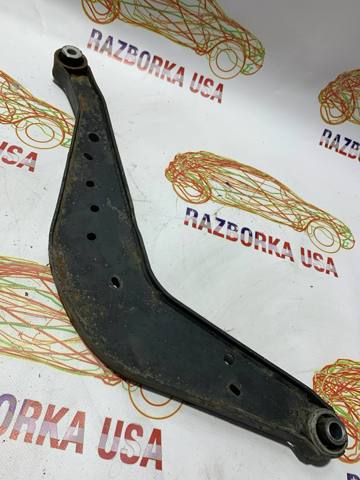 Важіль підвіски задній правий 84149392 GM