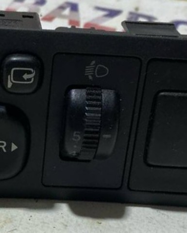 Кнопка коректора фар 8415205051 TOYOTA