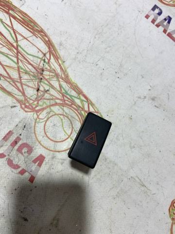 Кнопка аварійки 8433205050 TOYOTA