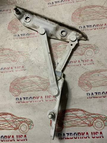 Шарнір кришки багажника 844001MA0A NISSAN