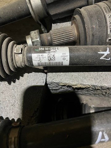 Привід задній 8R0501203C VAG