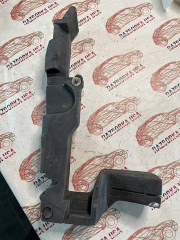 Ущільнювач під капот 8R0823731A VAG