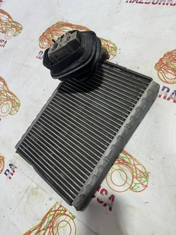 Охолоджувач повітря 8T1898191B VAG