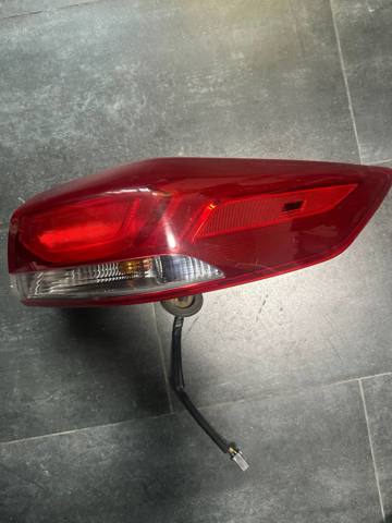 Задній правий зовнішній ліхтар 92402F3000 HYUNDAI