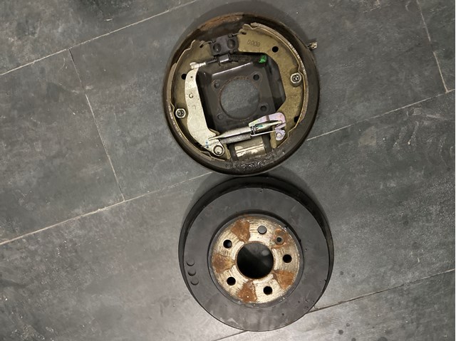 Барабан гальмівний задній 95224012 GM