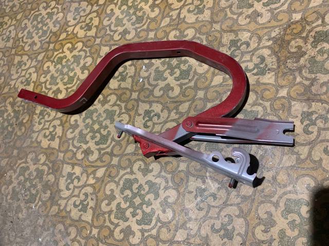 Кріплення кришки багажника B45A52710B MAZDA