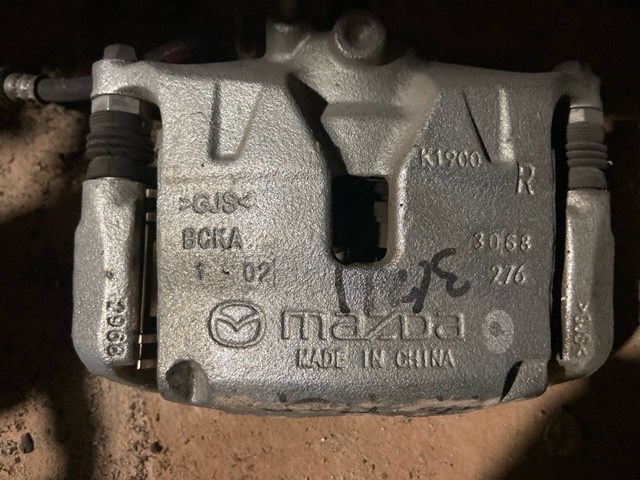 Супорт гальмівний, передній, правий BCYA3398ZB MAZDA