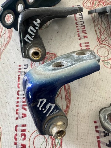 Петля передніх дверей, правих CJ5Z7822810B FORD