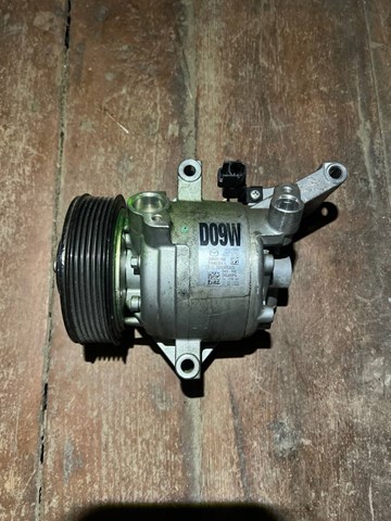 Компресор холодоагенту D09W61450 MAZDA
