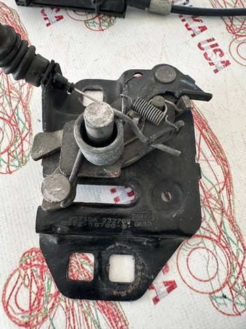 Замок капота, правий DS7Z16700B FORD