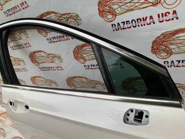 Ущільнювач скла передніх дверей правих, зовнішній (планка) DS7Z5421452A FORD