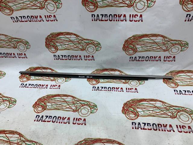 Накладка задніх дверей DS7Z5425861A FORD