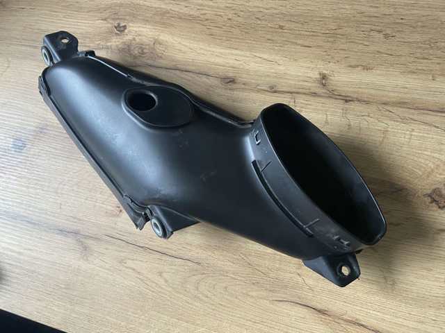 Повітрозабірник повітряного фільтра DS7Z9C675A FORD